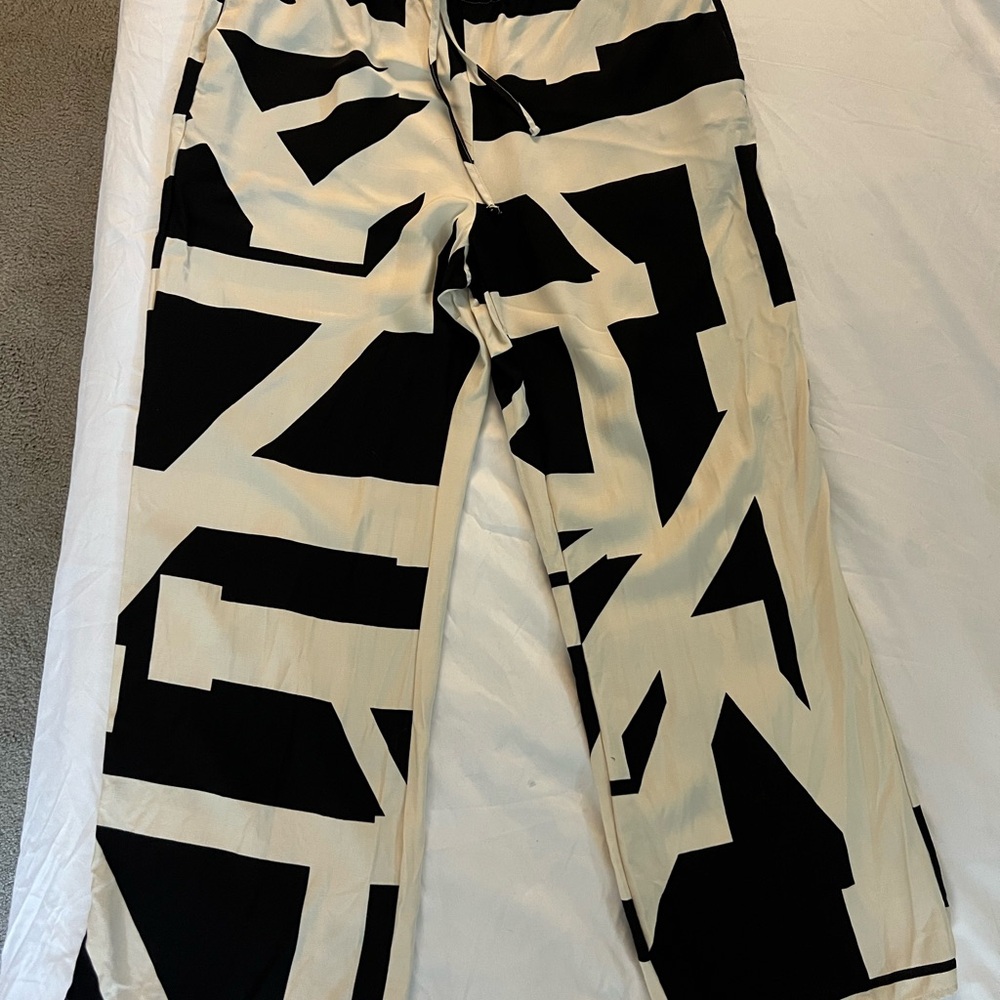 H&M Black and White Geometric Trousers - Picture 3 of 3